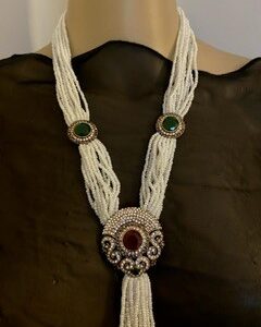 COLLIER AFRICAIN A PERLES