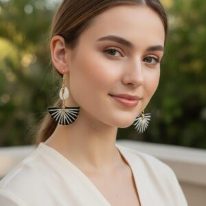 BOUCLES D OREILLES PENDANTES COQUILLAGE CAURI