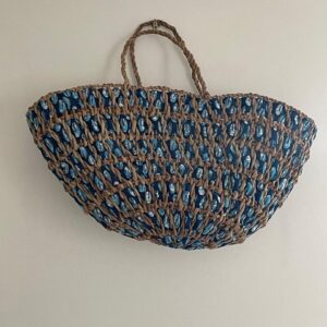 PANIER EN OSIER MELANGE AVEC DU TISSU AFRICAIN WAX FAIT MAIN
