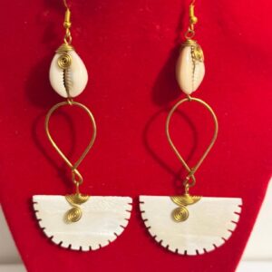 Boucles d'oreilles africaines en Coquillages ou Cauris
