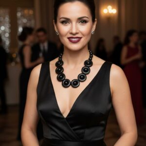 Collier africain  fait main en bois d'ébène